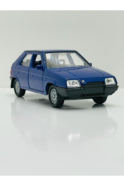 TOPROCKSTORE Welly 1:36 Skoda Favorit DieCast Çek Bırak Model Metal Araba