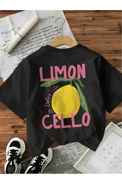 Printiva تيشيرت أسود بأكمام قصيرة ورقبة دائرية مطبوع شعار مشروب ليمونشيلو، من...