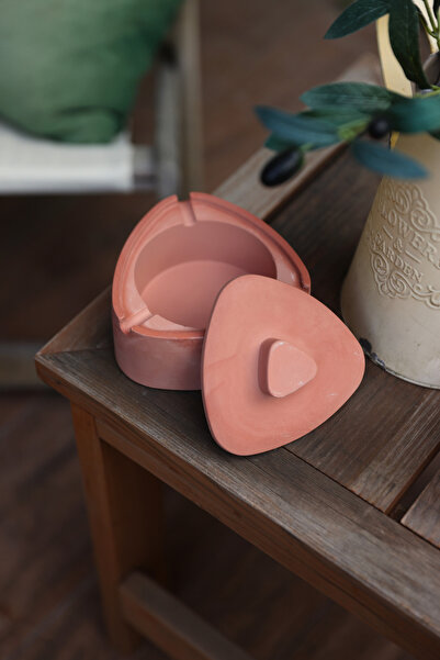 myrâvis Kiremit Rengi El Yapımı Dekoratif Kapaklı Beton Küllük