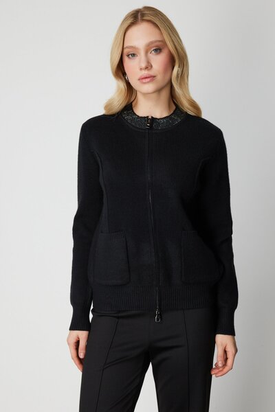 ON سترة بياقة مرصعة بالأحجار وسحاب