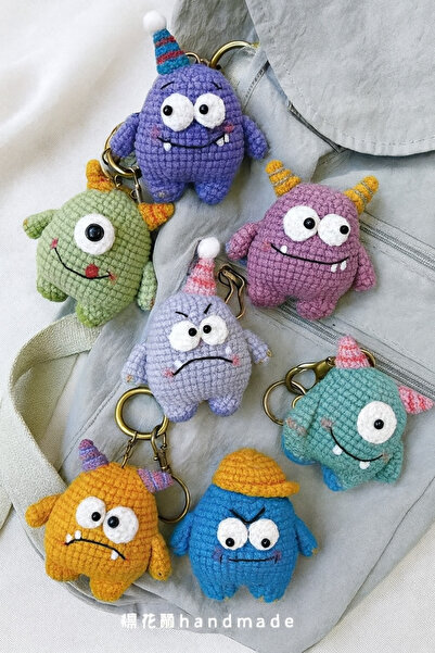 NEVAMATÖLYE ✔ El Yapımı Amigurumi Canavar Anahtarlık – Çanta Süsü