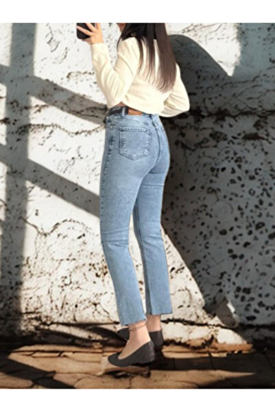 BEES JEANS Julia Women's Snow Blue Mom Boy Fit Straight Jeans