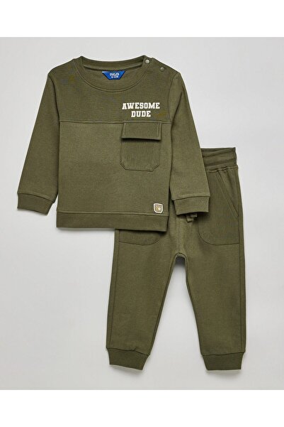 R&B طقم بدلة رياضية مطبوع للأولاد من Olive