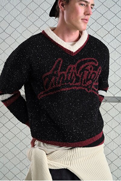 TÜZeMEN Written V-Neck Wool Sweater