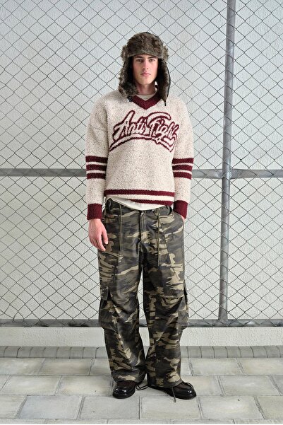 TÜZeMEN Written V-Neck Wool Sweater