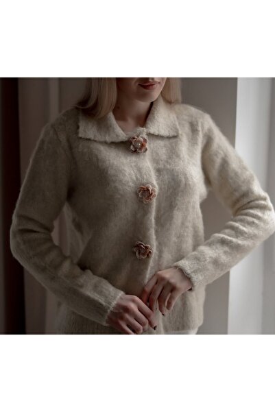 Lavanta Tekstil Soft Cardigan with Beaded Flower Buttons
