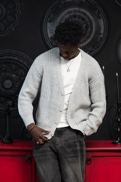 AKÇAYLAR Oversized Crop Model V-Neck Button Closure Knitted Cardigan