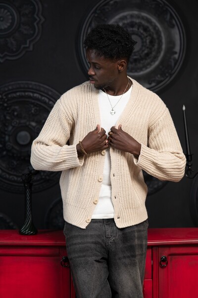 AKÇAYLAR Oversized Crop Model V-Neck Button Closure Knitted Cardigan