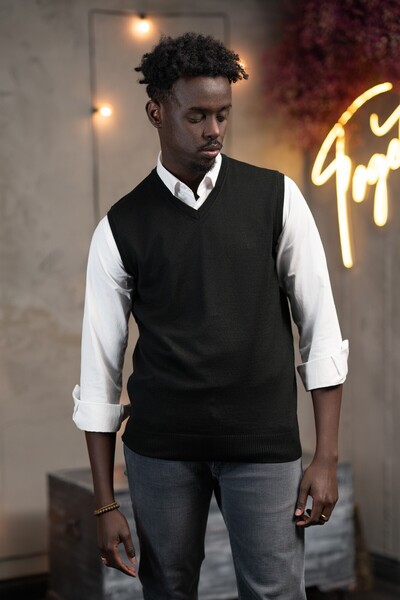 Woolen World V-Neck Regular Fit Wool Sleeveless Knitwear Sweater