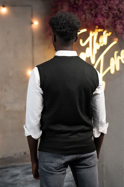 Woolen World V-Neck Regular Fit Wool Sleeveless Knitwear Sweater