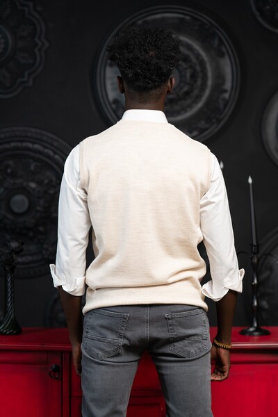 Woolen World V-Neck Regular Fit Wool Sleeveless Knitwear Sweater