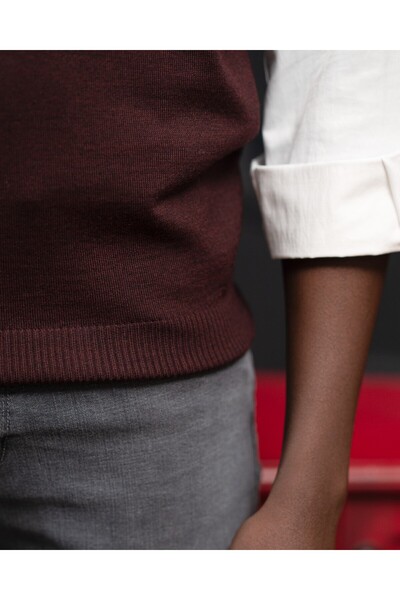 Woolen World V-Neck Regular Fit Wool Sleeveless Knitwear Sweater