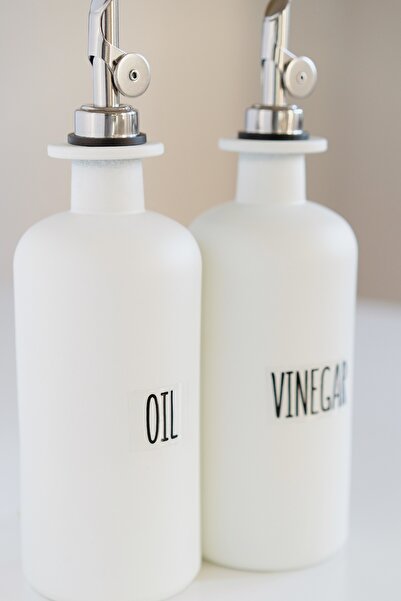 Dekorzdükkan Set of 2 Matte White Glass Oil Bottles with Silver Caps - 4 Pieces with Labels - 500ml