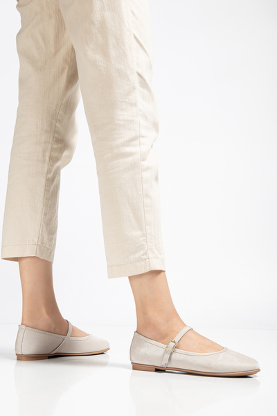 tayyarshoes Diamond Ballet Flats Are Beautiful with a Stone Buckle Detail.