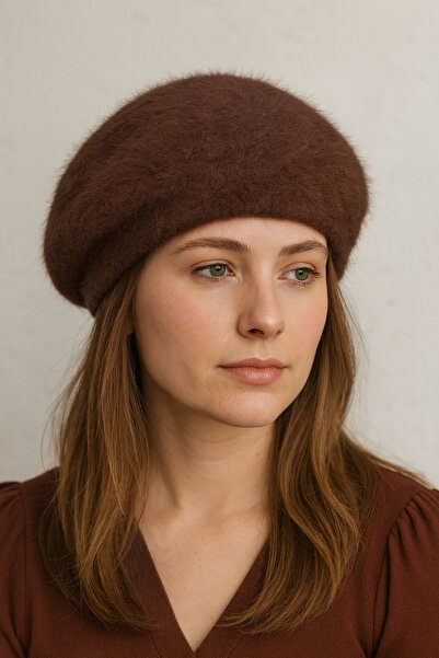 ZERAMİNE Brown French Style Plush Painter Beret Hat – Soft Texture / Women