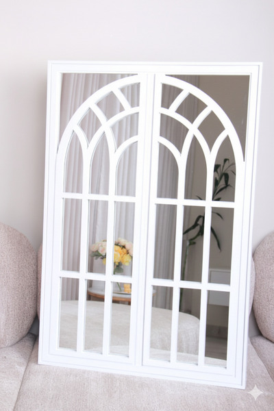 Generic Elegant mirror set with a luxurious frame, 97 x 66 cm