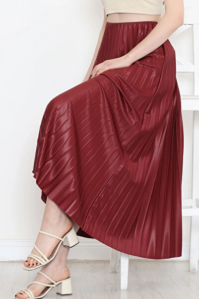 DoQuN Elegant And Modern Pleated Bright Crepe Hidden Elastic Burgundy Skirt