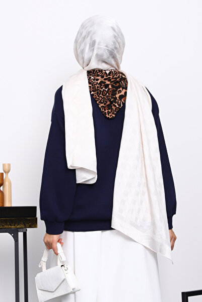 İmajButik Μπλε σκούρο φουλάρι με αξεσουάρ Ceylan, κεντημένο με τρεις κλωστές