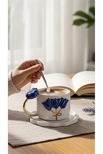 EL YAPIMI 24K Altın Süslemeli Lale Temalı Seramik Mug