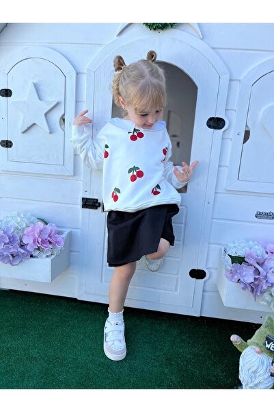 YİGİT BUTİK Σετ κοριτσίστικο με μοτίβο κερασιού, σορτς και μπλουζάκι