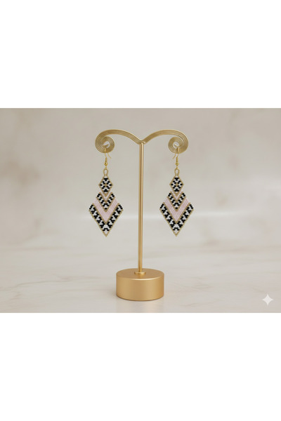 Takıcınız أقراط مييوكي مصنوعة يدويًا