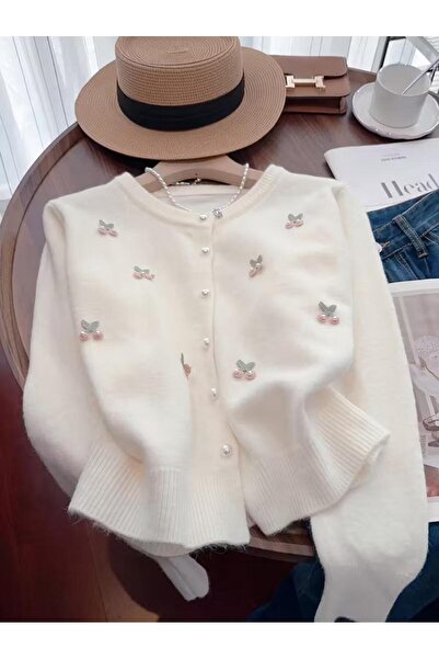 nathia outdoors Bisiklet Yaka Ekru Kiraz Detaylı Yumoş İnci Düğmeli Tatlı Hırka