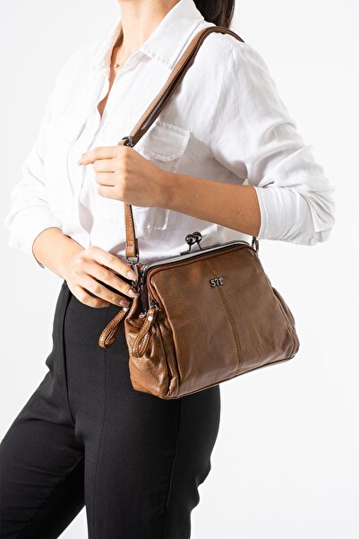 H&D COLLECTİON Washed Leather Clip-On Zippered 3-Compartment Scholarship Shoulder Bag Tan Model: (571-13t)