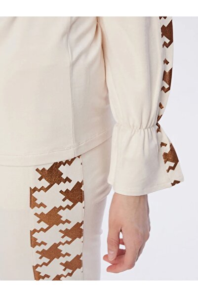 Şans Γυναικείο μπλουζάκι μεγάλου μεγέθους μπεζ, με λεπτομέρεια στο λαιμό, ελαστικό στο μανίκι 65N39261