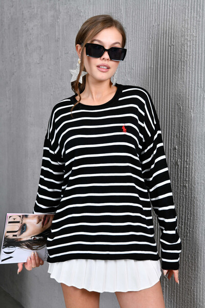 Park Karon Women's Crew Neck Striped Embroidery Detail Oversized Knitwear Sweater