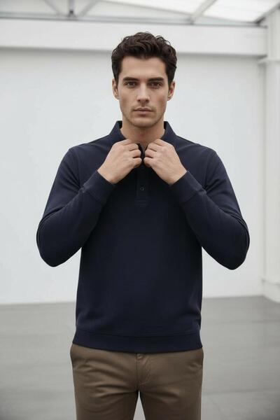 Sarar Εντάσεις συνέντευξης με την Έλβιρα Πόλο για το μπλουζάκι Basic Navy Blue