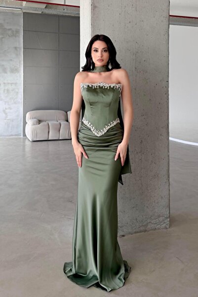 Serica Moda Rochie de seară din satin, fără bretele, cu detaliu de șal brodat cu pietre, kaki