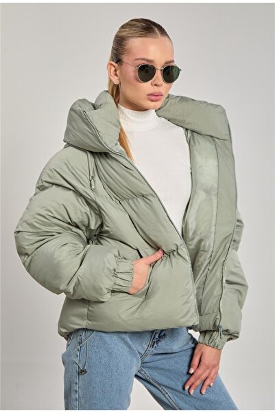 BARRELS AND OIL Women's Short Puffer Coat with Side Pockets K Hooded