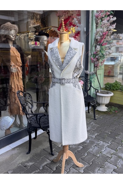 ŞEHRAZAT BUTİK Self-Belted Fur Vest