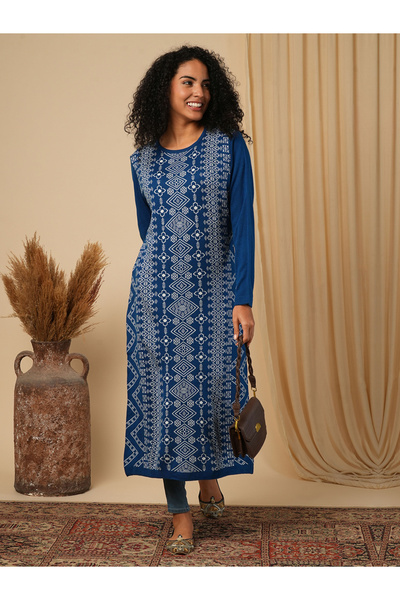 Globus By Styli Weave Knitted Loose Fit Calf Length Winter Wear Kurta