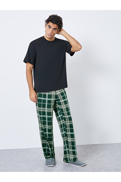 Styli Men Relaxed Fit Solid T-Shirt and Checked Pyjama Set