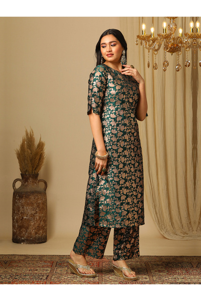 Globus By Styli Green Round Neck Floral Print Straight Kurta and Elasticated Pants Set