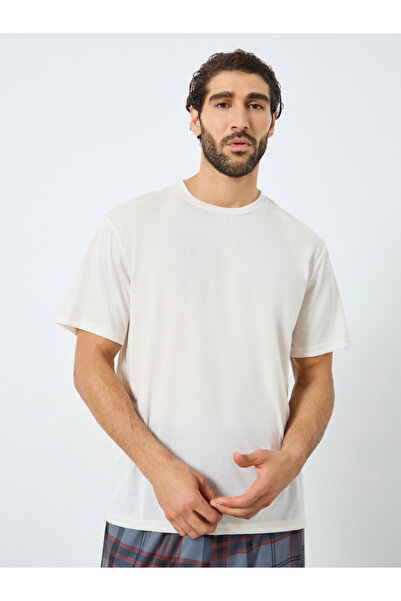 Styli Men Relaxed Fit Solid T-Shirt and Checked Pyjama Set