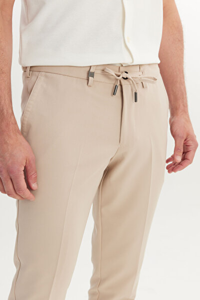 ALTINYILDIZ CLASSICS Ανδρικό μπεζ παντελόνι εφαρμοστό με λεπτή εφαρμογή, δεμένη μέση και πλαϊνές τσέπες
