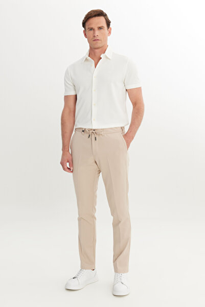 ALTINYILDIZ CLASSICS Ανδρικό μπεζ παντελόνι εφαρμοστό με λεπτή εφαρμογή, δεμένη μέση και πλαϊνές τσέπες