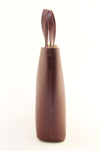 HNB Women's Burgundy Medium Size Handbag with Heart Accessory