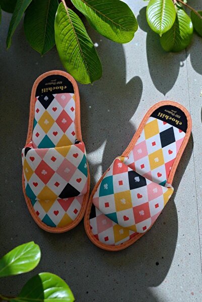 Chochili Unisex White Poker Patterned Open-Front House Slippers