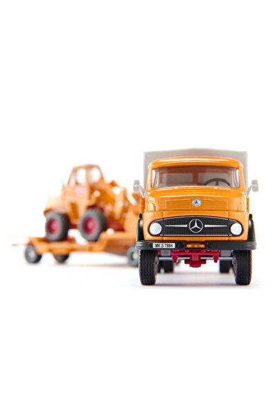 Siku Mercedes 710 Classic Truck with Trailer and Kramer Excavator, 1:50 Scale (4117)