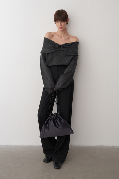 Mathilda Store Antrasit Kayık Yaka Aksesuar Detaylı Kazak