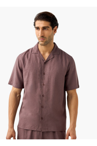 FAV قميص من مزيج الكتان بقصّة عادية وأكمام قصيرة