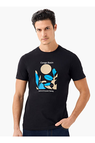 FAV Graphic Print Crew Neck T-shirt