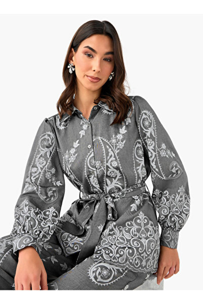 FAV بلوزة بحزام وطبعة زهور