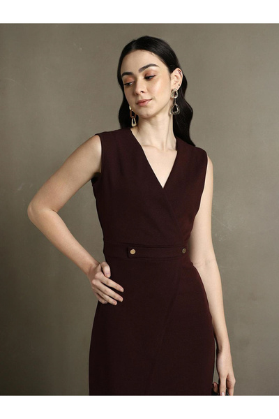 Dennis Lingo By Styli Burgundy Sleeveless Knee-Length Dress