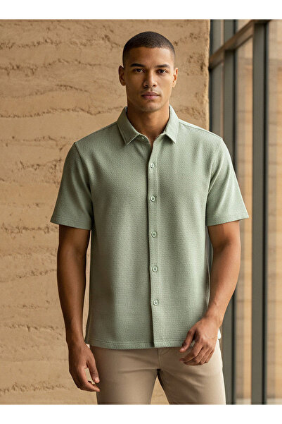 FAV قميص رجالي قصة ضيقة بأكمام قصيرة ومحكم