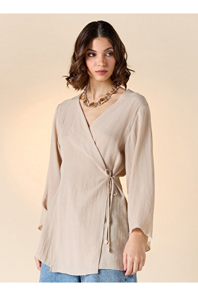 FAV بلوزة ملفوفة برقبة على شكل حرف V وأكمام طويلة