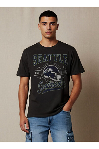 SP Characters Men Regular Fit Crew Neck Short Sleeve Seattle Seahawks Print T...